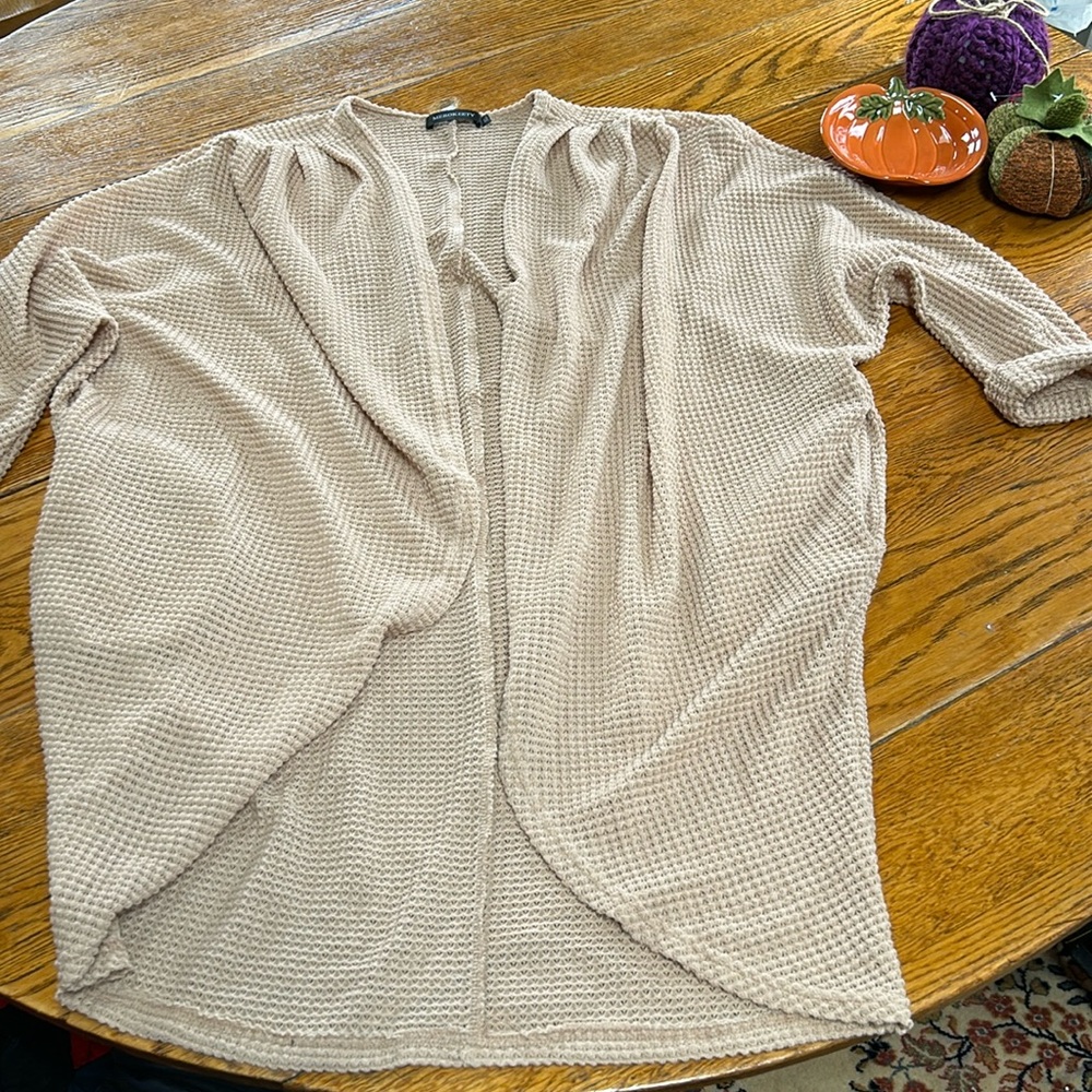Markeety tan oversized waffle knit cardigan with side pockets. Size XL.
